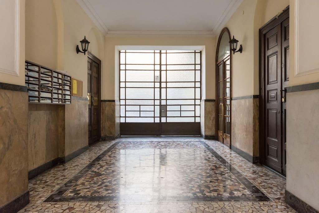 Accogliente Mansarda A Porta Nuova Apartment ตูริน ภายนอก รูปภาพ